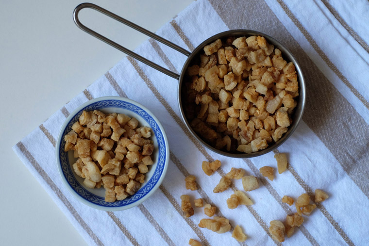 Crispy Pork Lard and Oil (猪油渣)