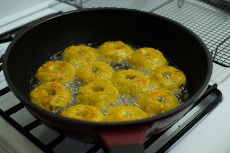 Kuih Keria/ Malaysian Sweet Potato Doughnuts - 5 Kuih Keria/ Malaysian Sweet Potato Doughnuts - 5