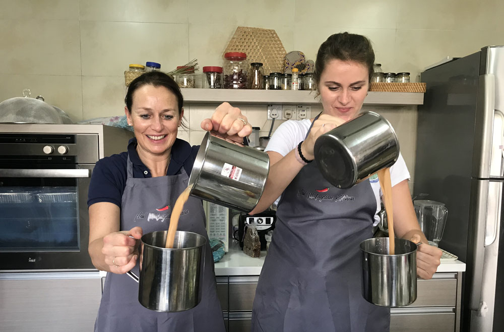 Pull teh tarik, Malaysia's most popular beverage