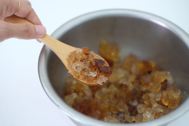 Peach Gum Dates Dessert Soup (3 Ingredients) For Beautiful Skin New